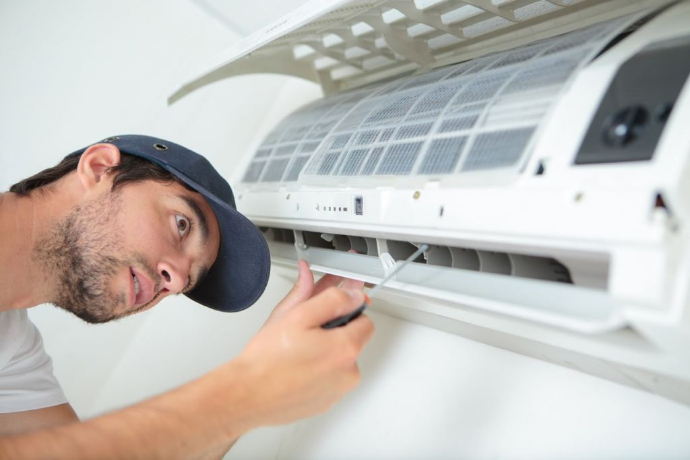 Gas refilling and maintenance of all split unit and centralized air conditioning systems in amman jordan